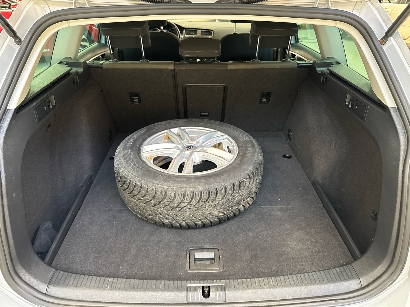 VOLKSWAGEN Golf 2018