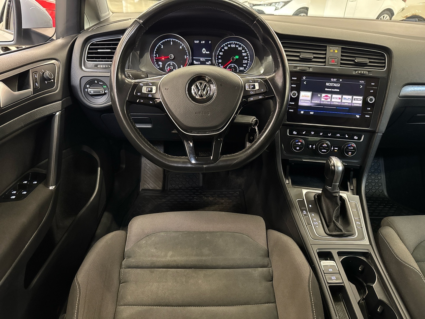 VOLKSWAGEN Golf 2018