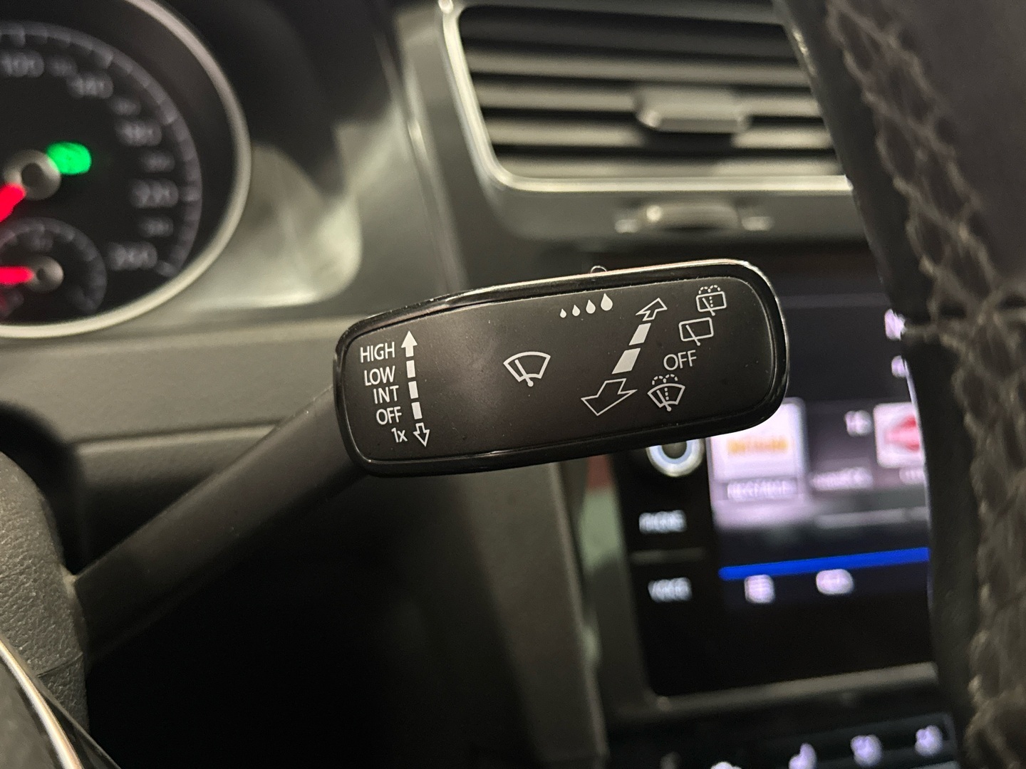 VOLKSWAGEN Golf 2018