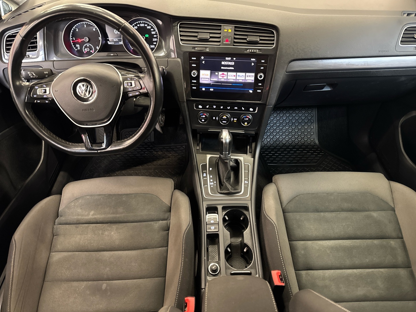 VOLKSWAGEN Golf 2018