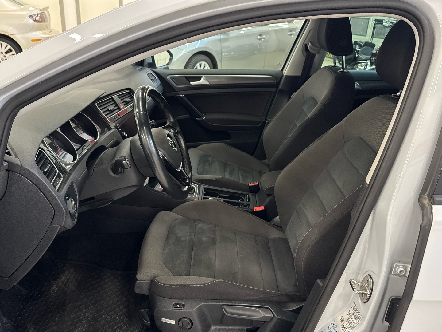 VOLKSWAGEN Golf 2018