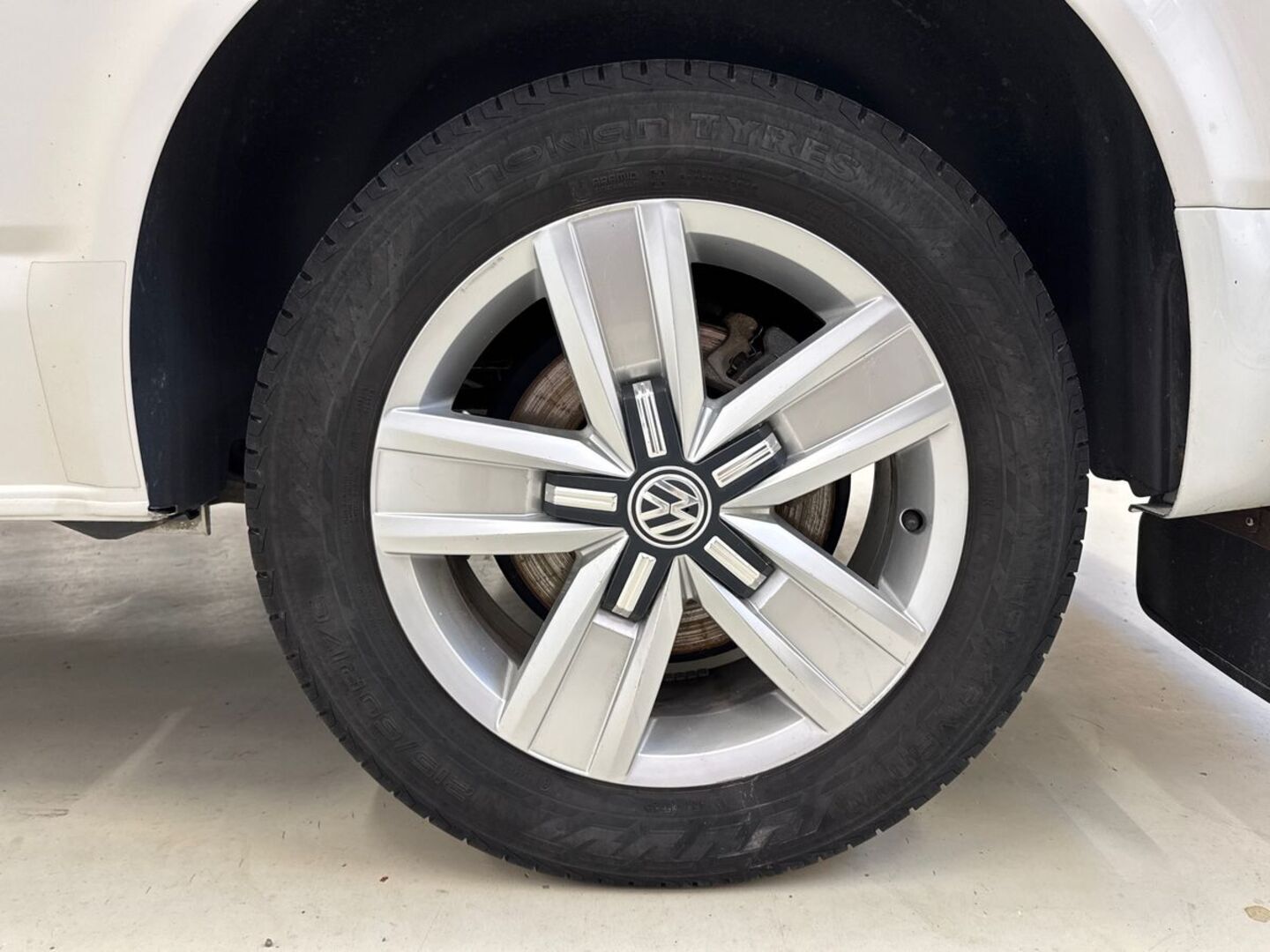 VOLKSWAGEN Caravelle 2016