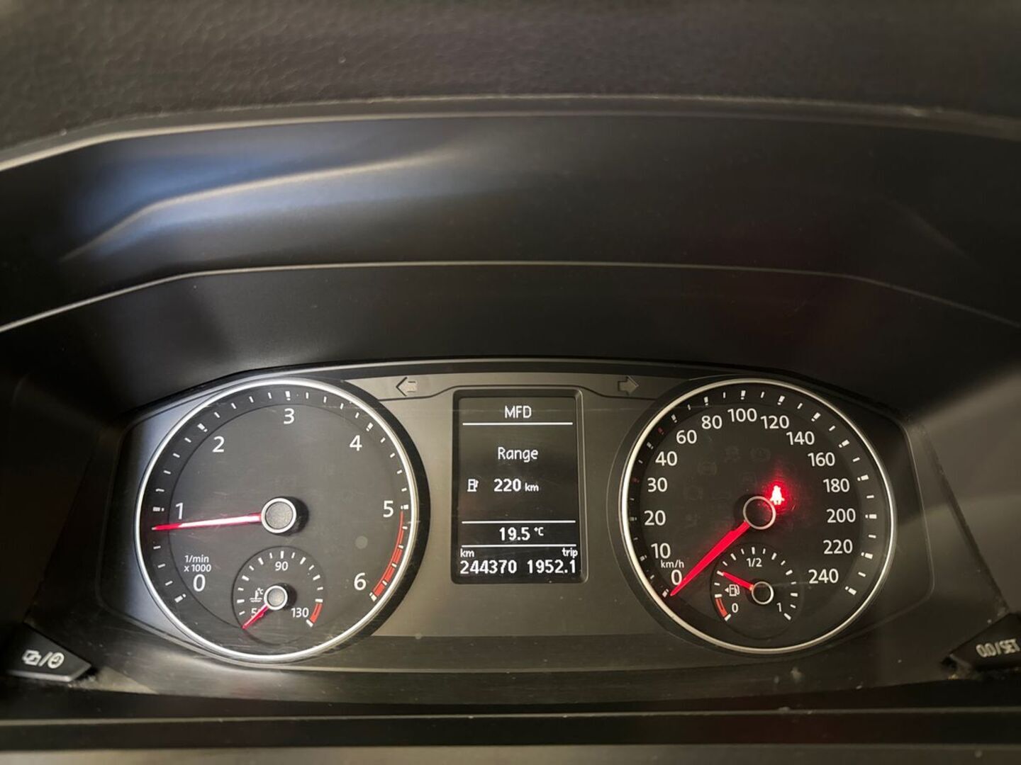 VOLKSWAGEN Caravelle 2016