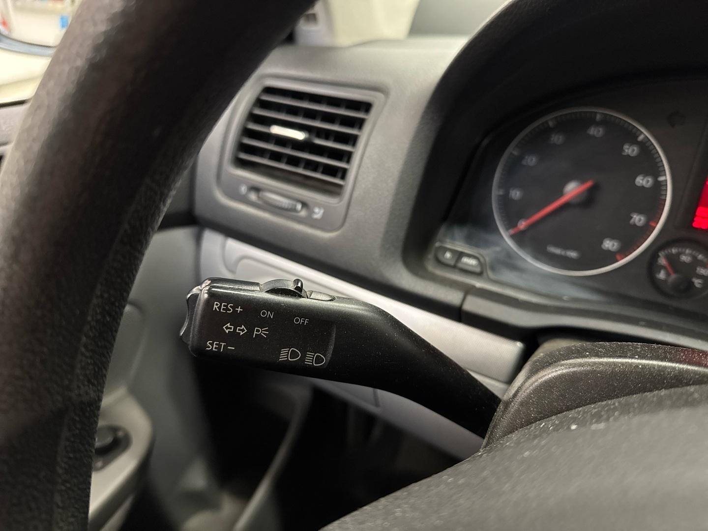 VOLKSWAGEN Jetta 2006