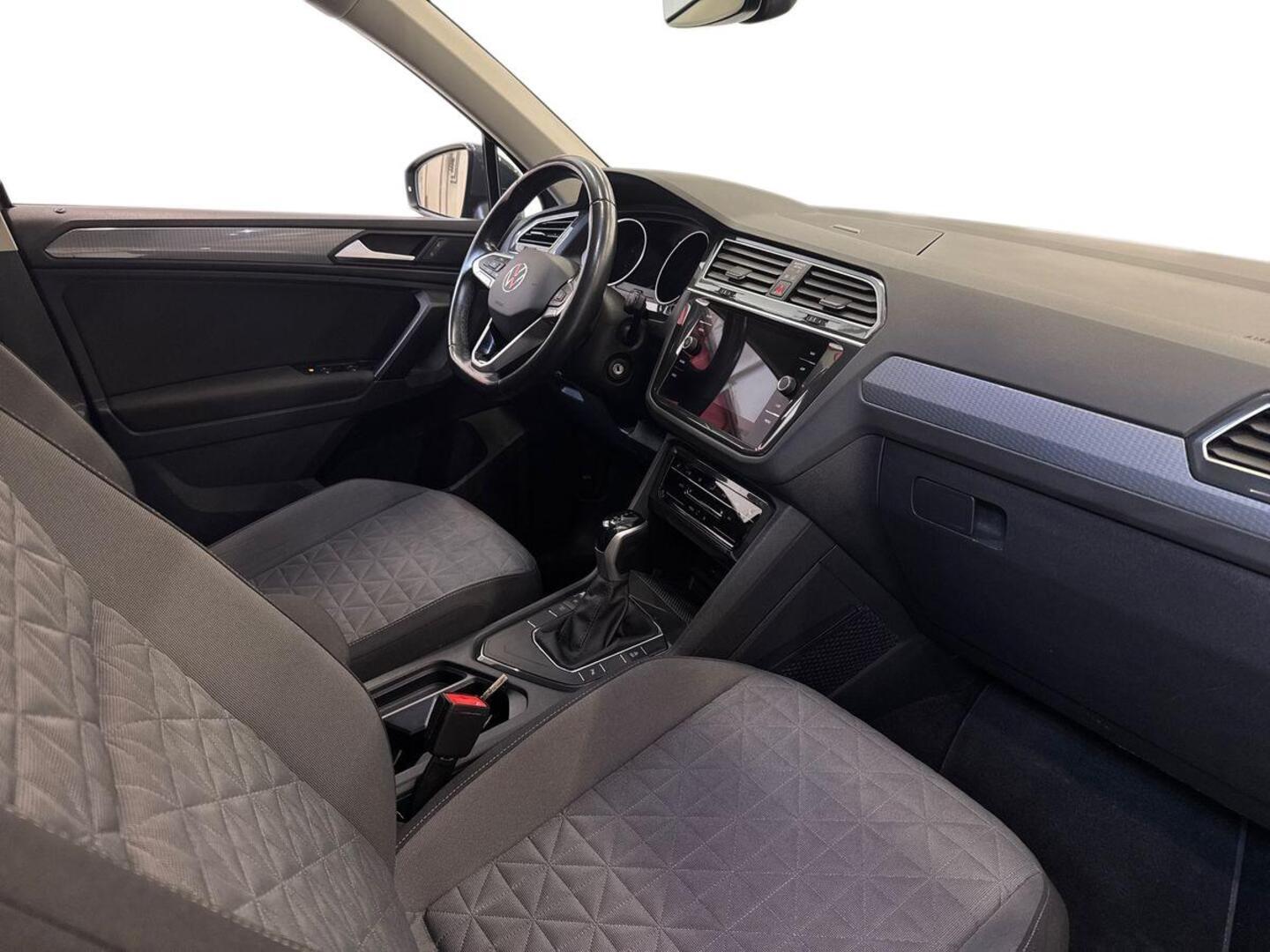 VOLKSWAGEN Tiguan 2022