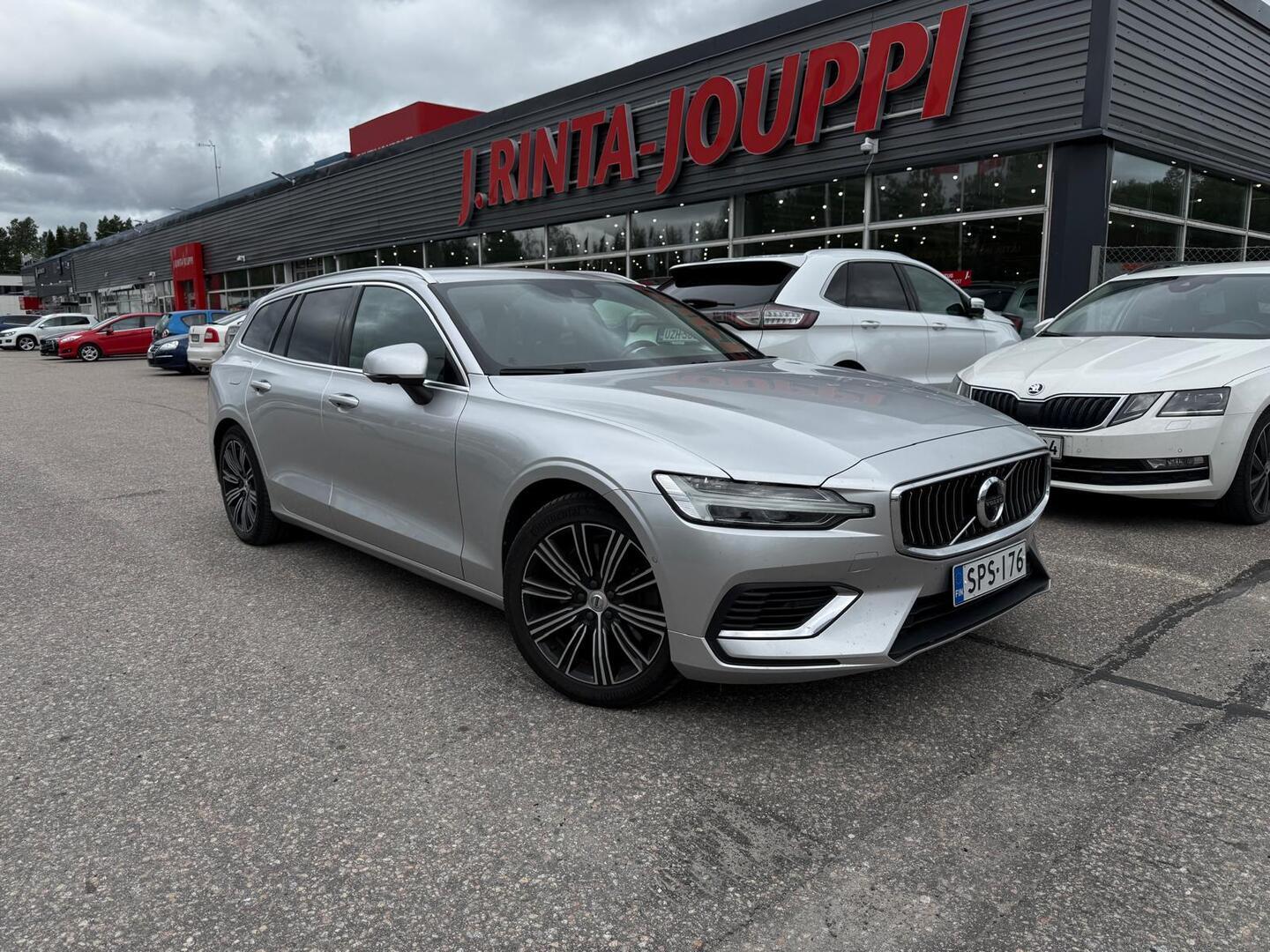VOLVO V60 2022