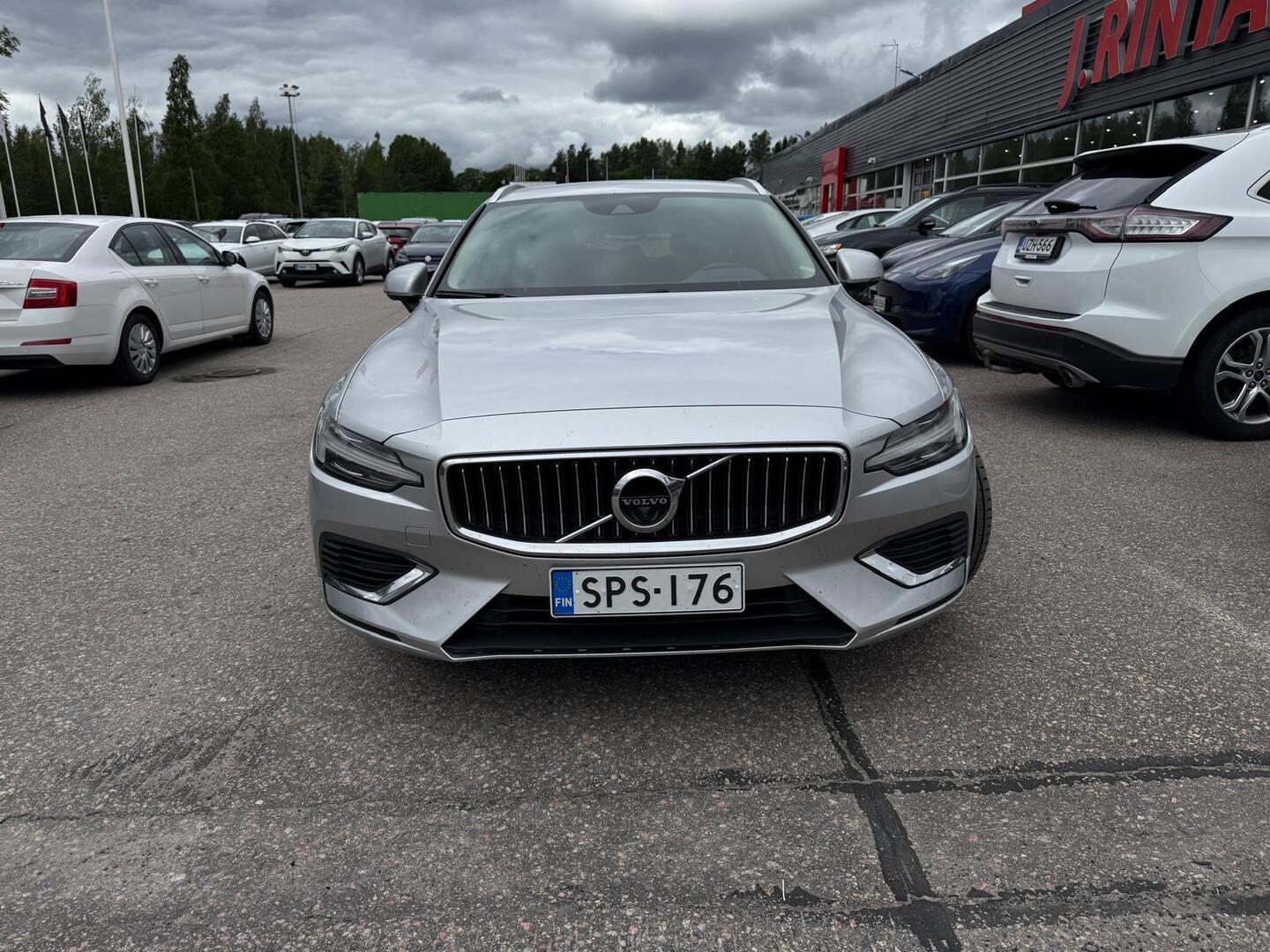 VOLVO V60 2022