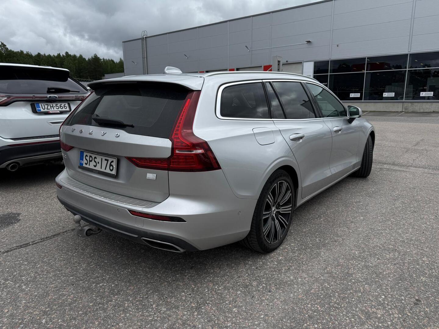VOLVO V60 2022