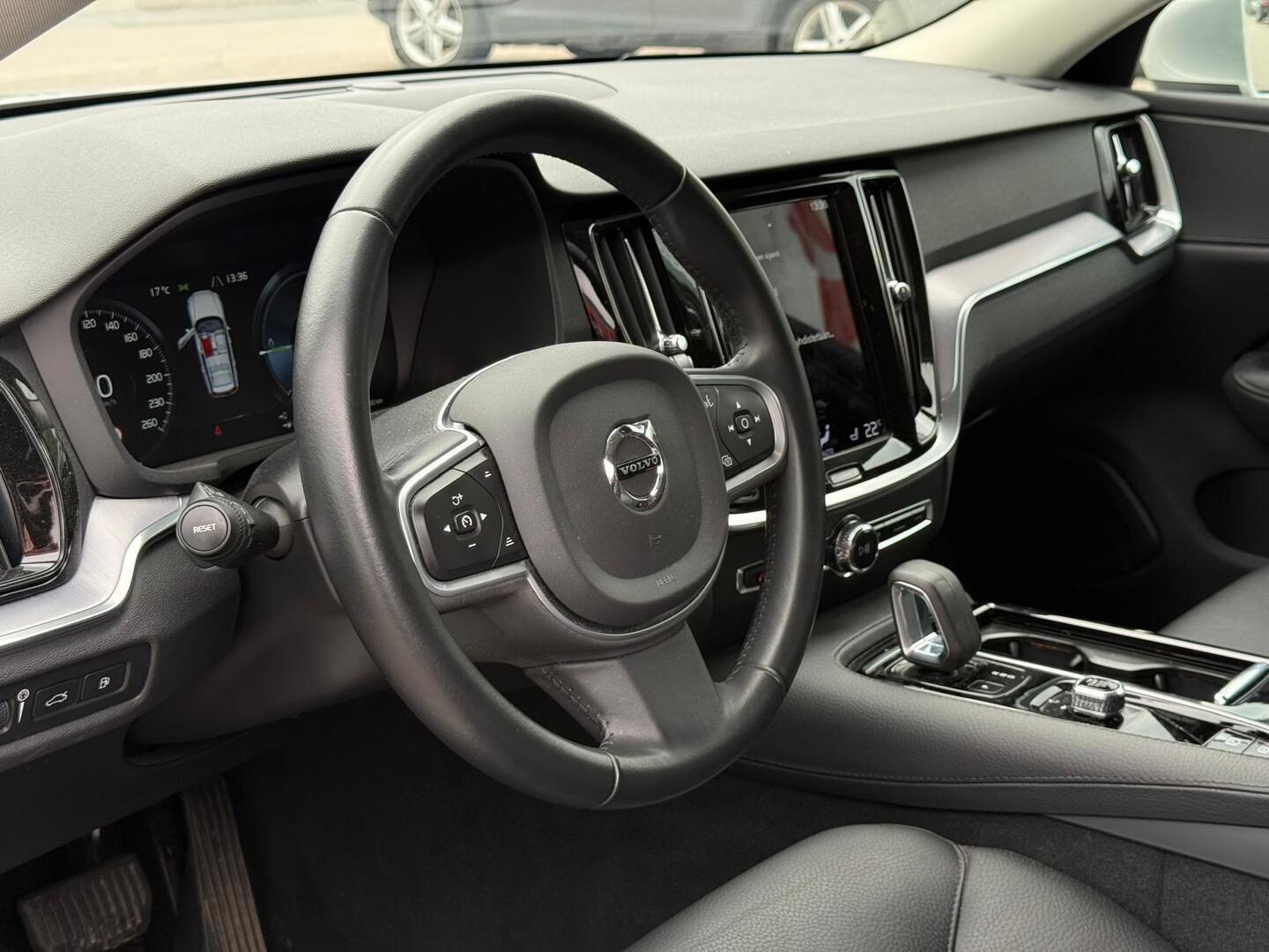 VOLVO V60 2022