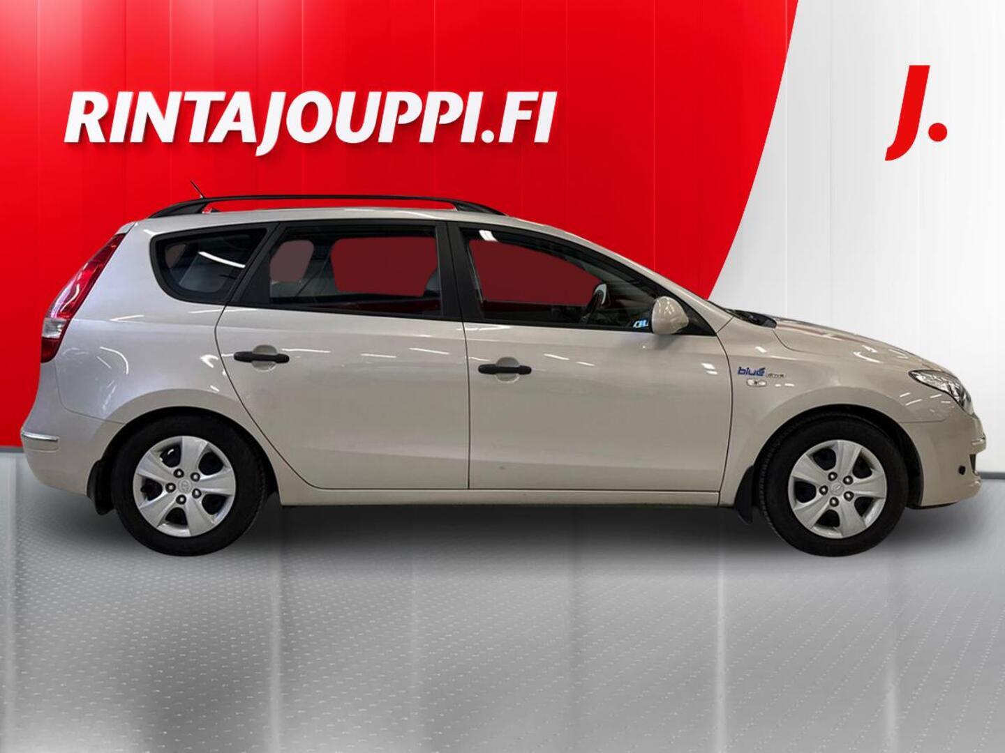 HYUNDAI i30 2010