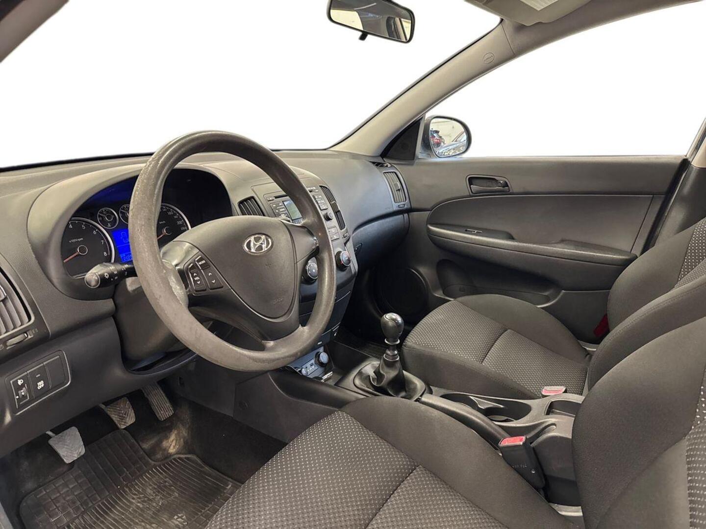 HYUNDAI i30 2010