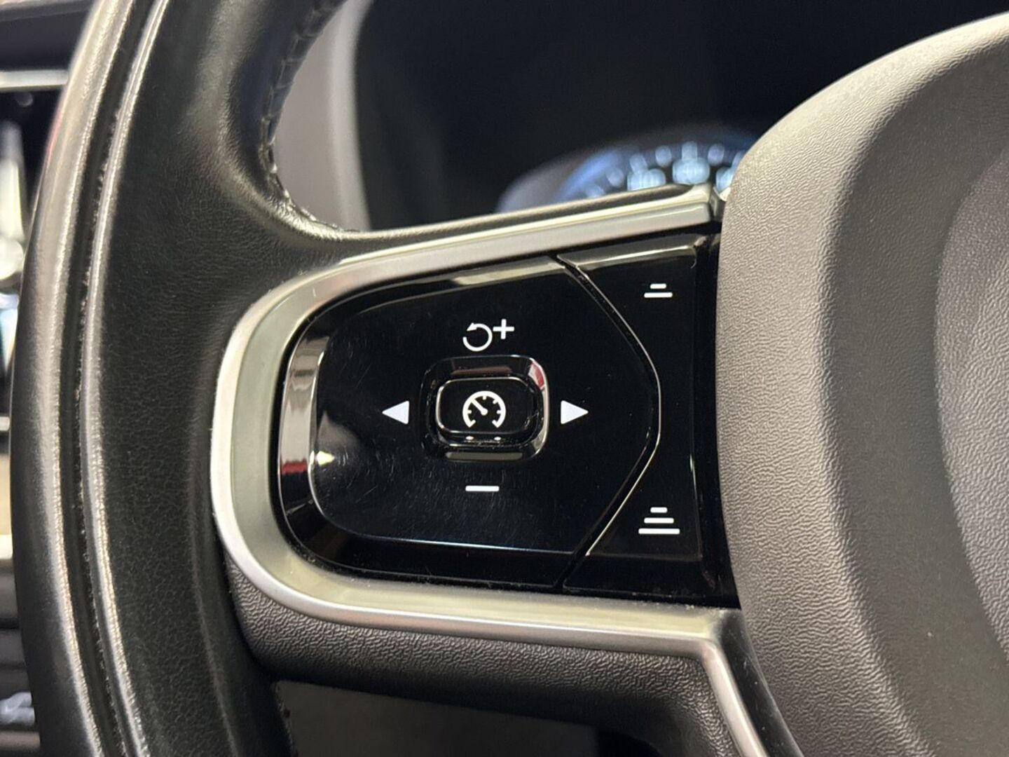 VOLVO XC60 23