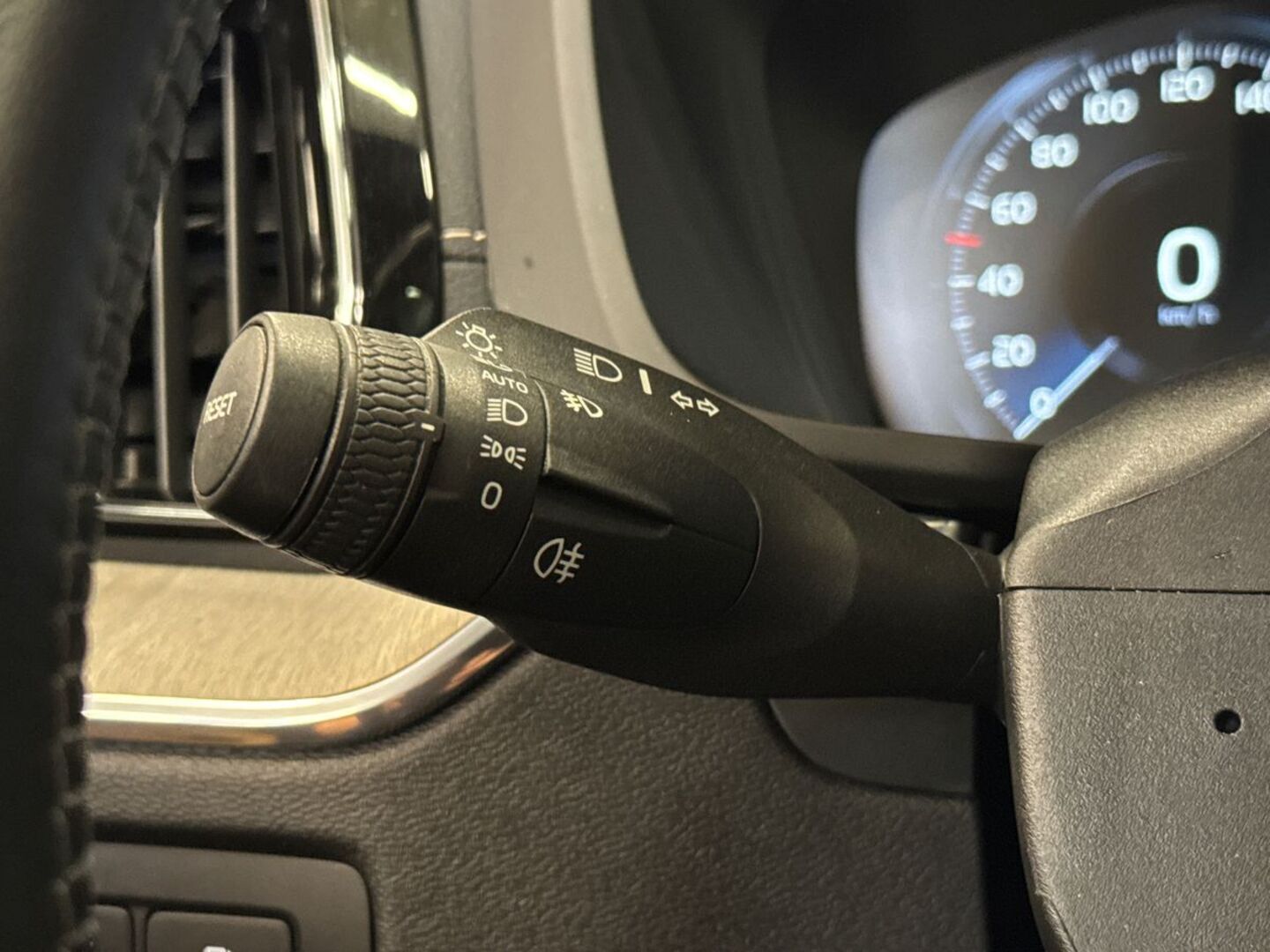VOLVO XC60 25