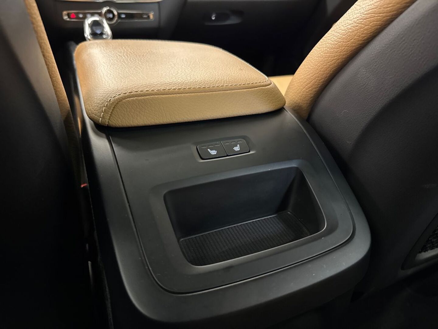 VOLVO XC60 30