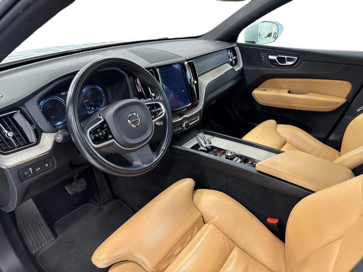 VOLVO XC60 7