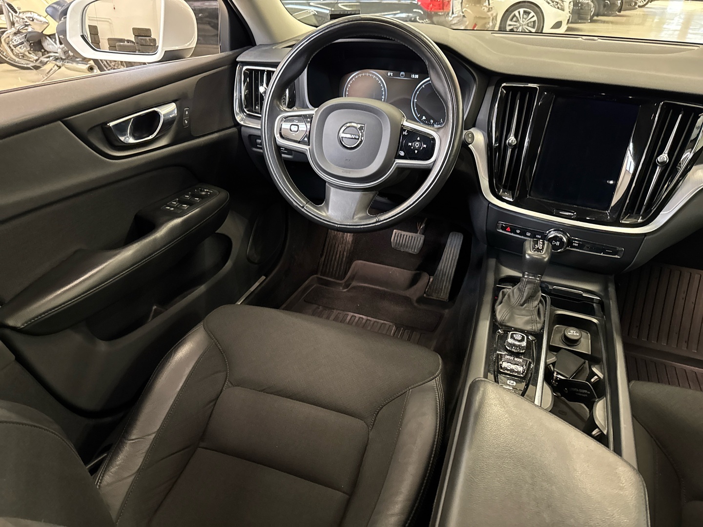 VOLVO V60 2019