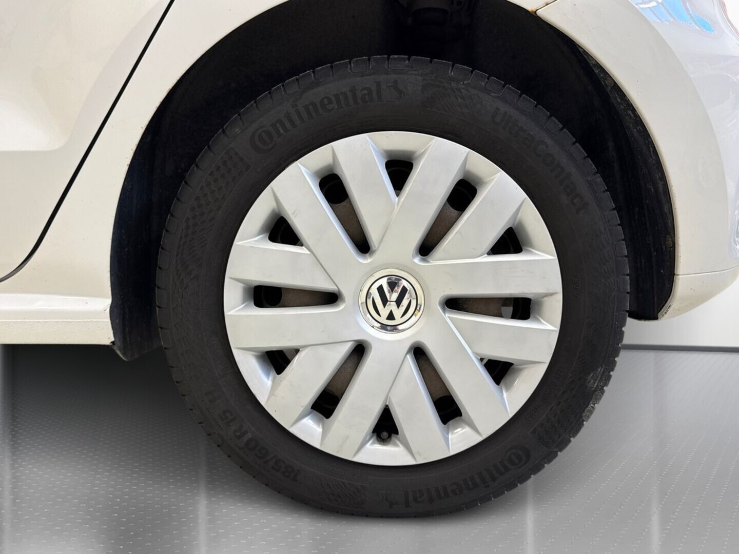 VOLKSWAGEN Polo 2012