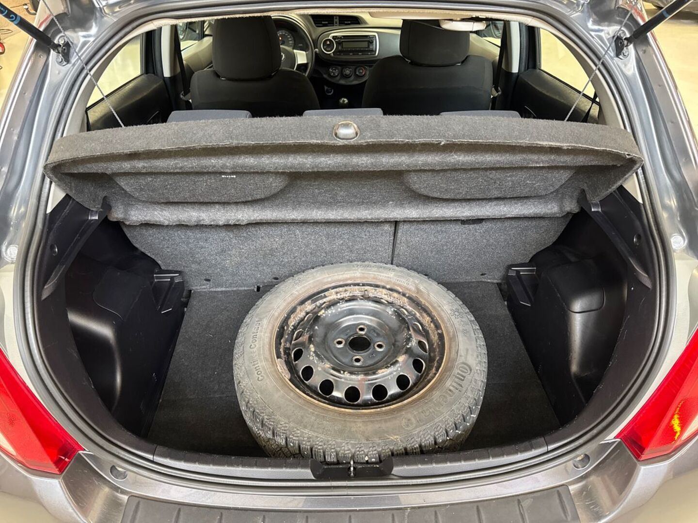 TOYOTA Yaris 2014