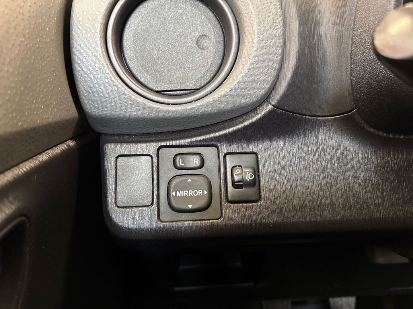 TOYOTA Yaris 2014
