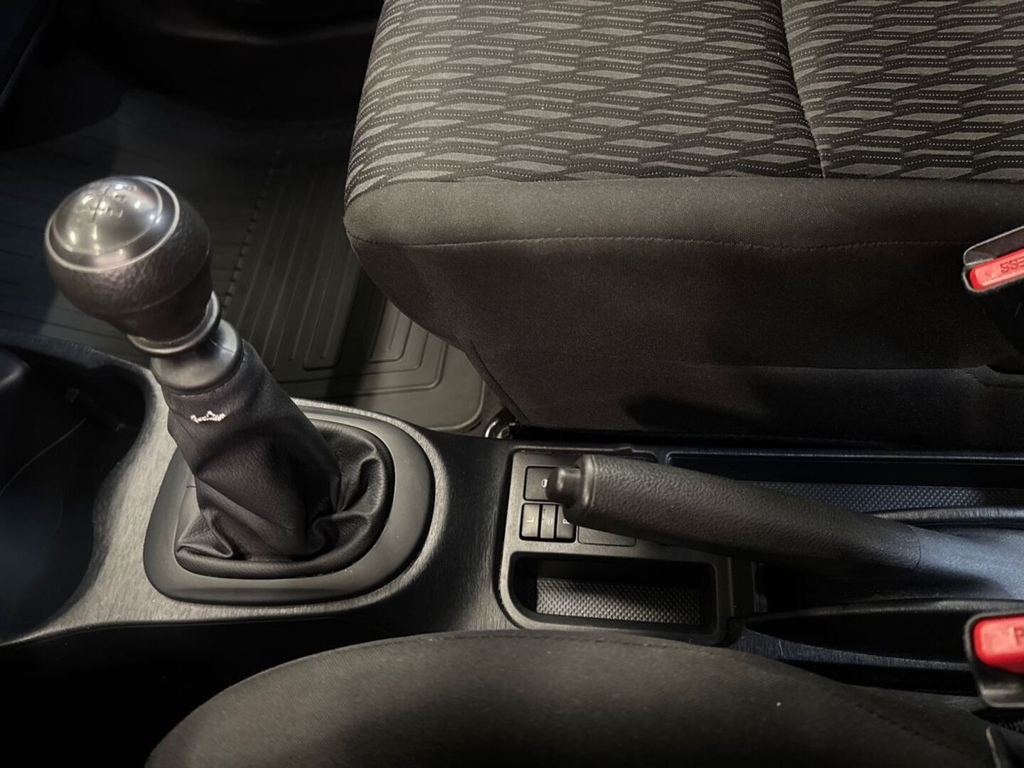 TOYOTA Yaris 2014