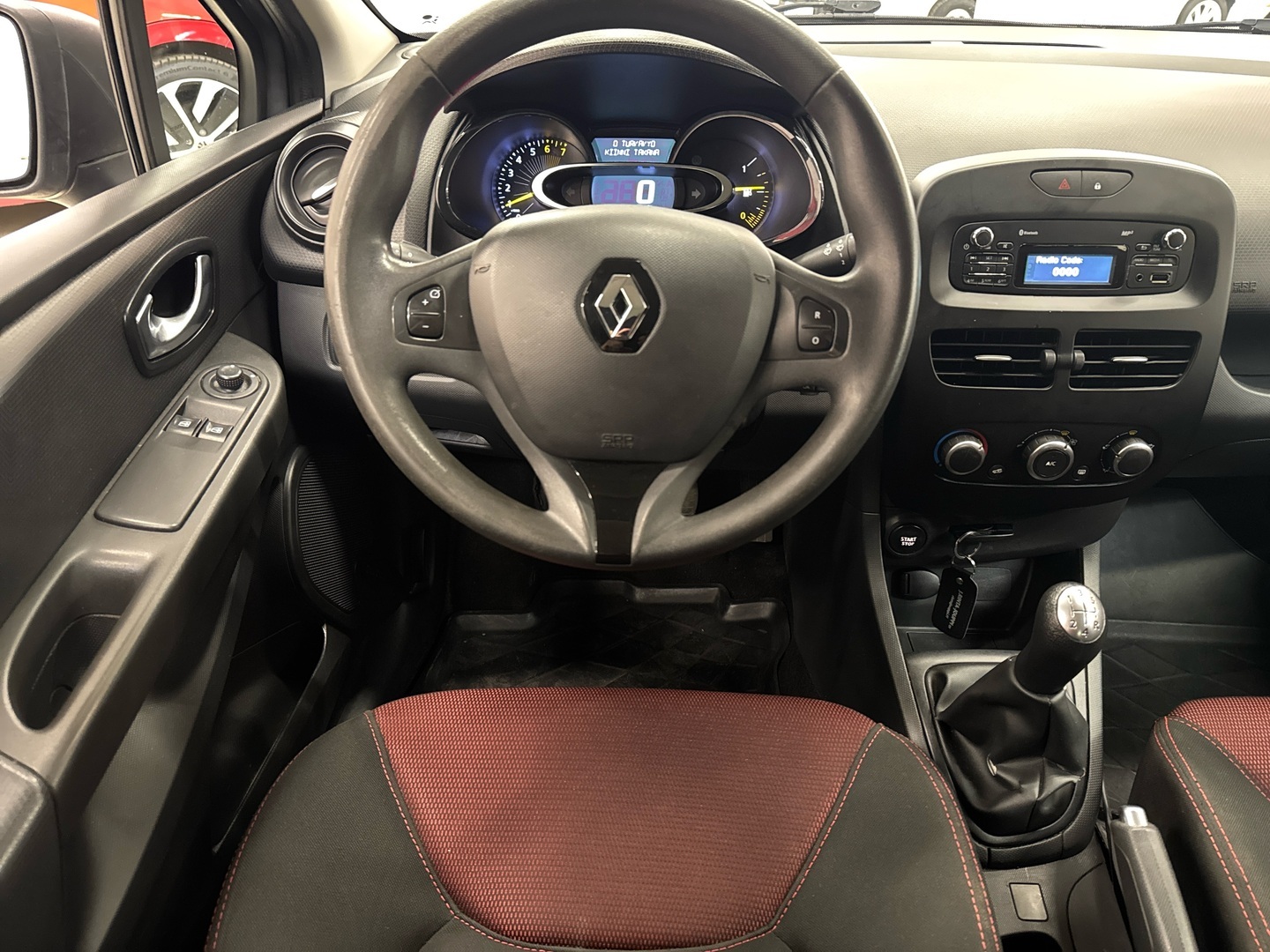 RENAULT Clio 2016