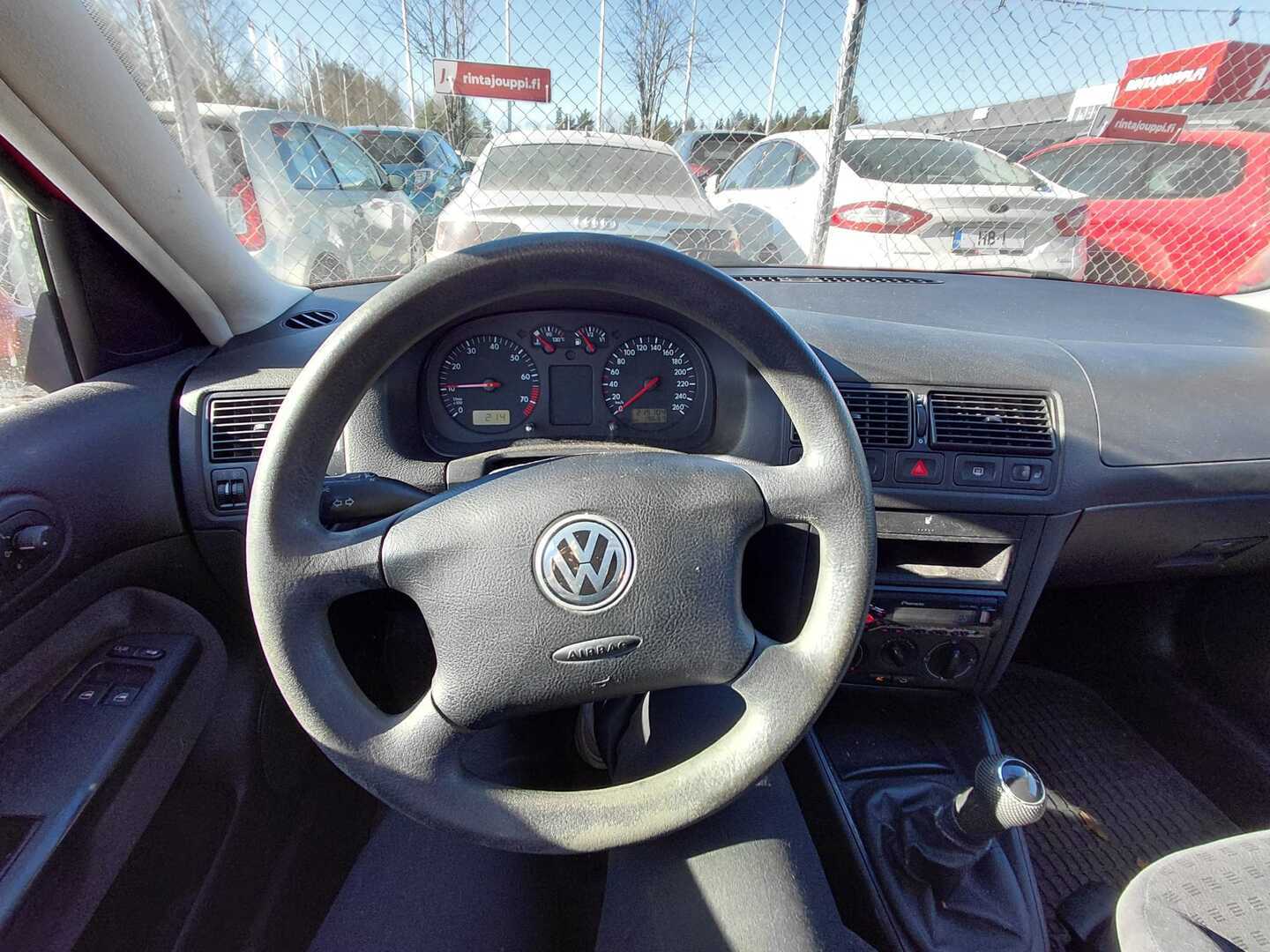 VOLKSWAGEN Golf 2000