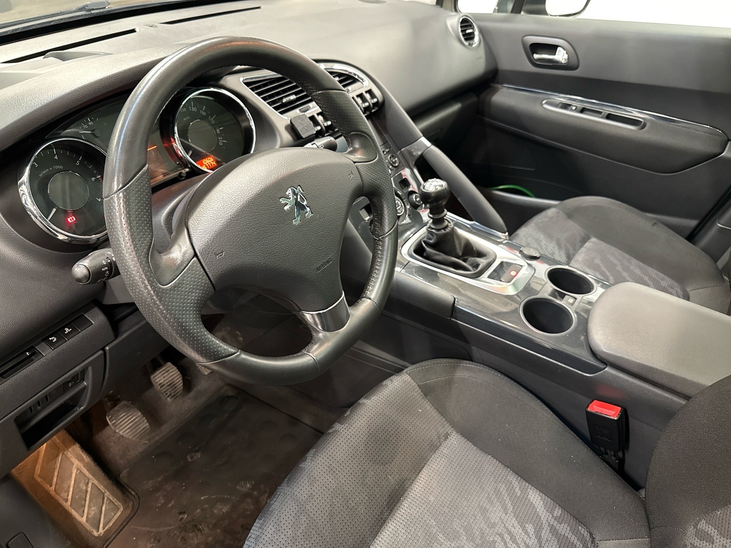 PEUGEOT 3008 2010