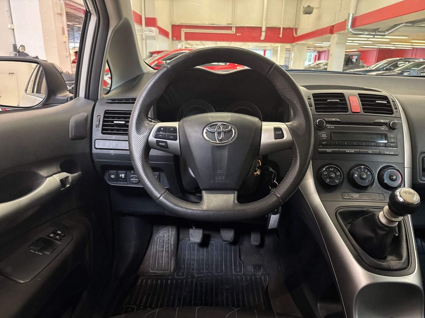 TOYOTA Auris 2010