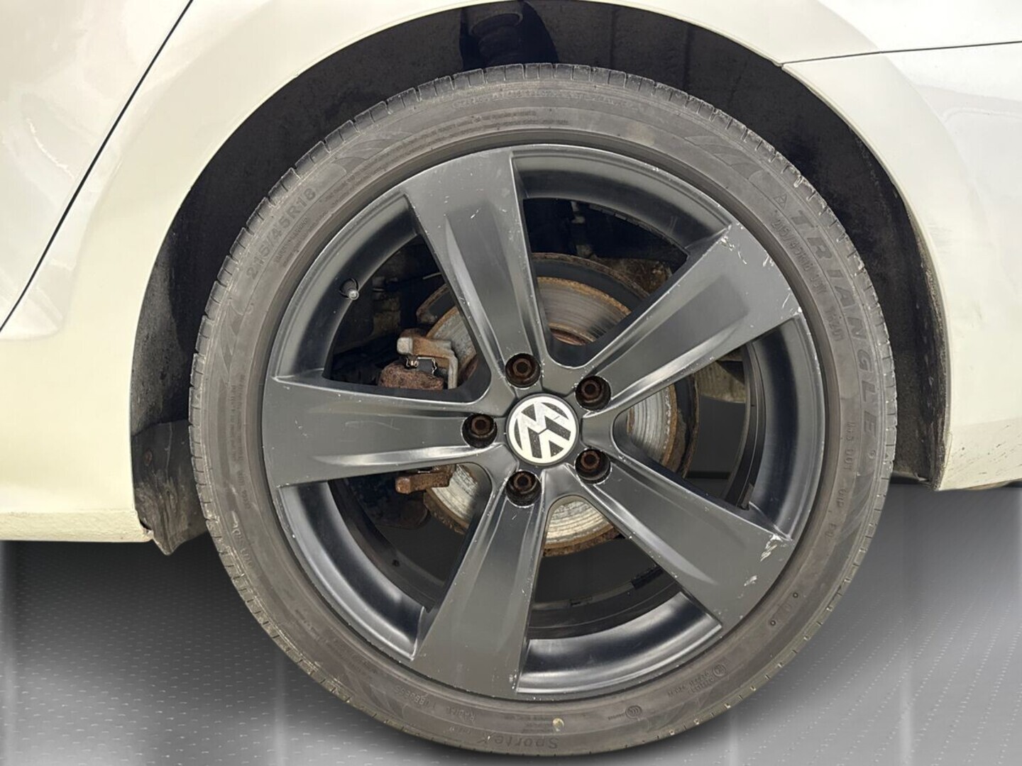 VOLKSWAGEN Jetta 13