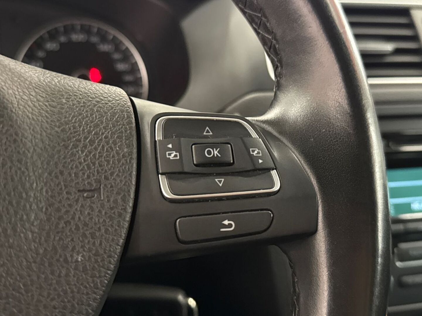 VOLKSWAGEN Jetta 21