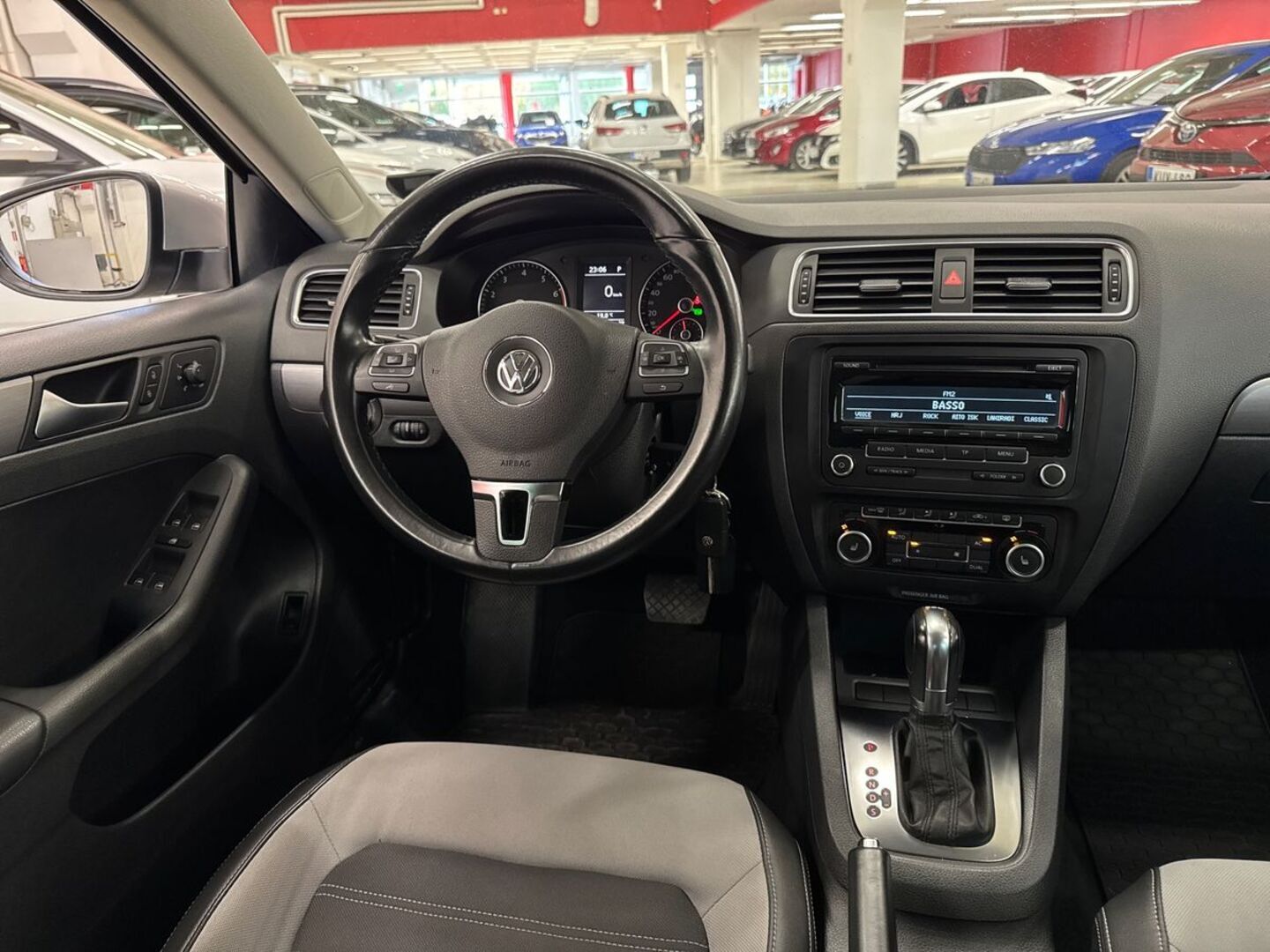 VOLKSWAGEN Jetta 27