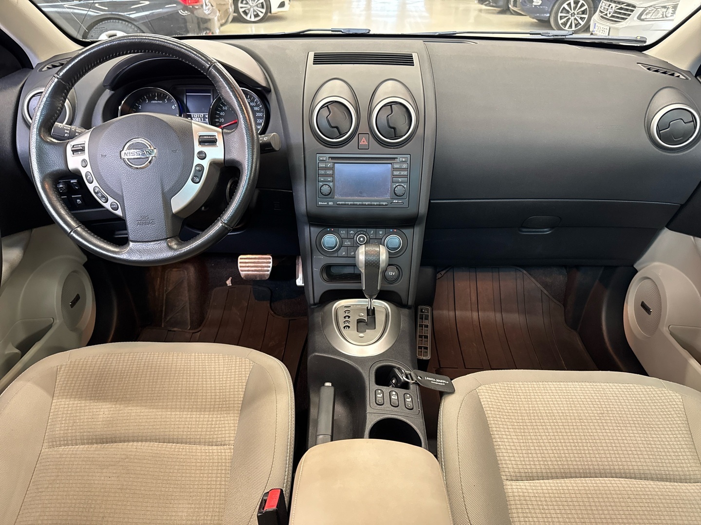 NISSAN Qashqai 2012