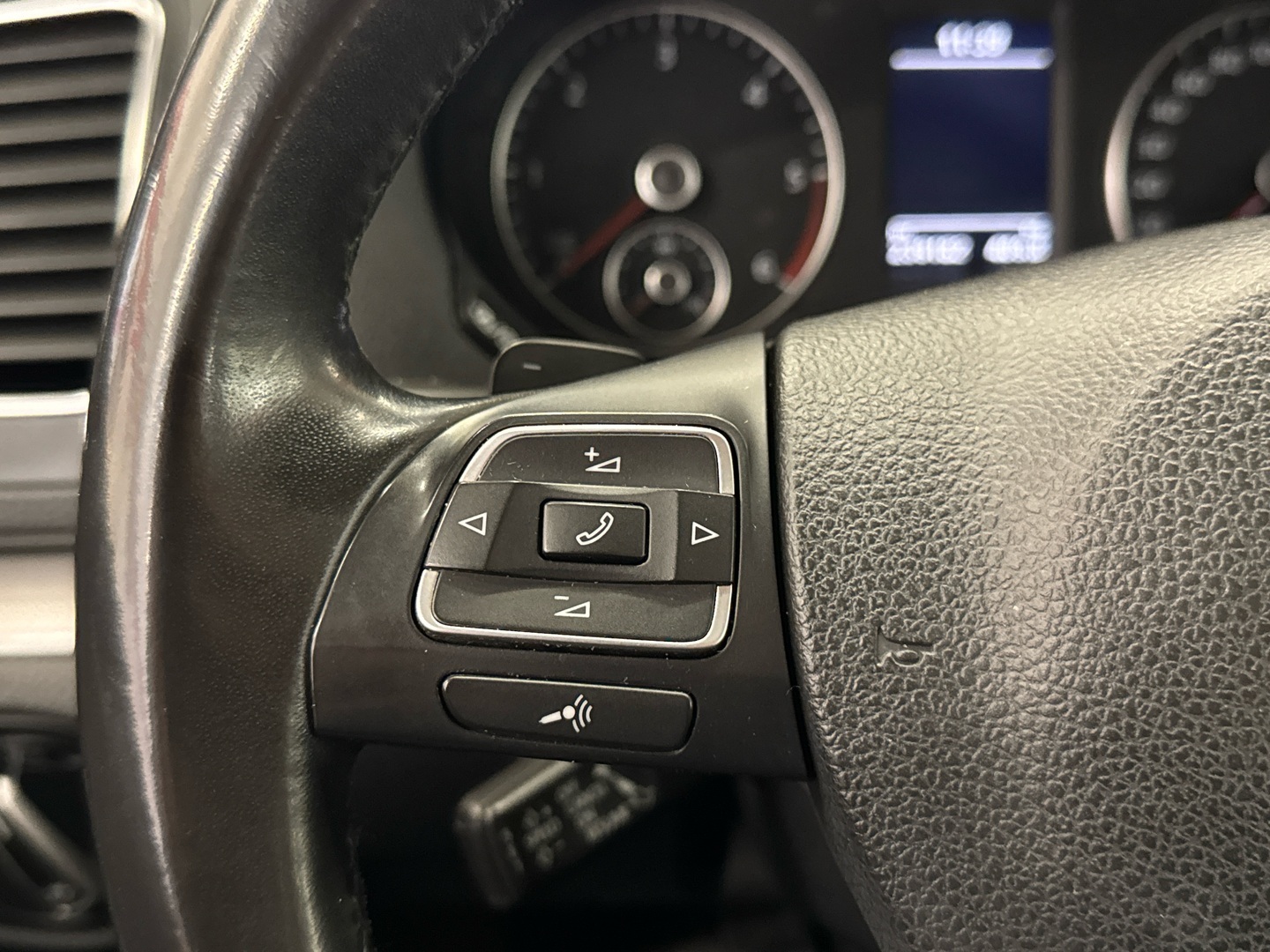 VOLKSWAGEN Sharan 2012