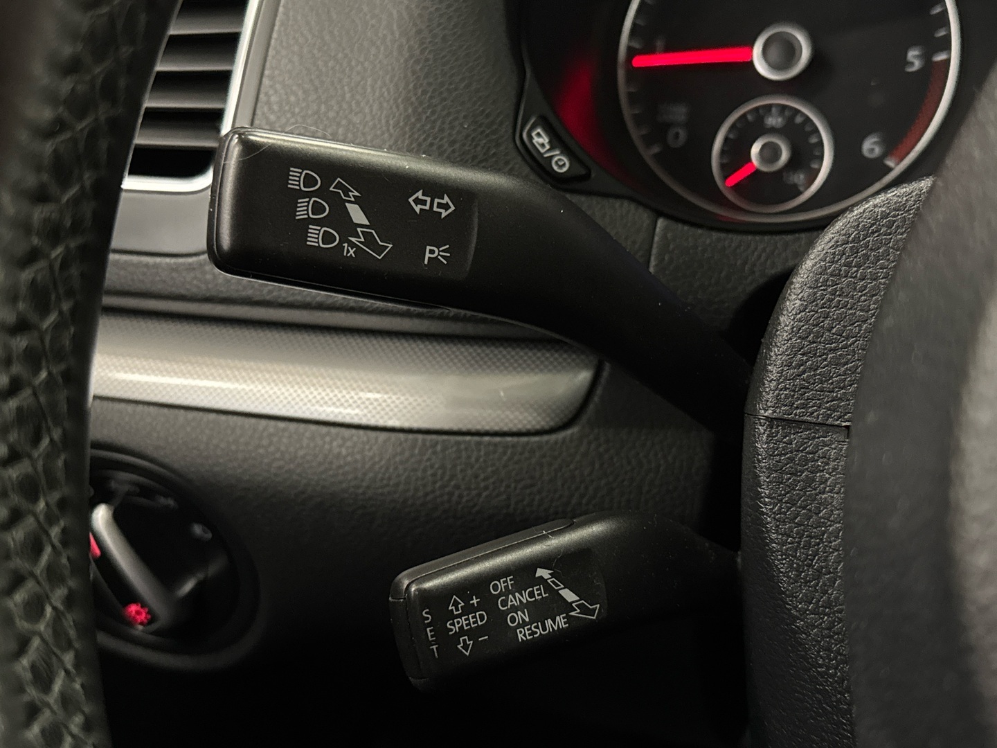 VOLKSWAGEN Sharan 2012