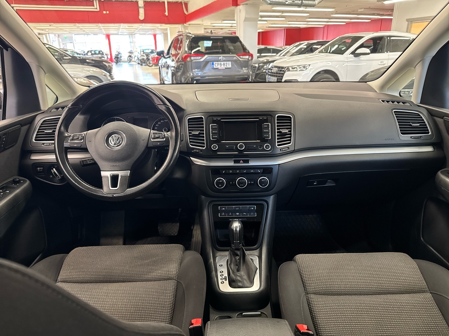 VOLKSWAGEN Sharan 2012