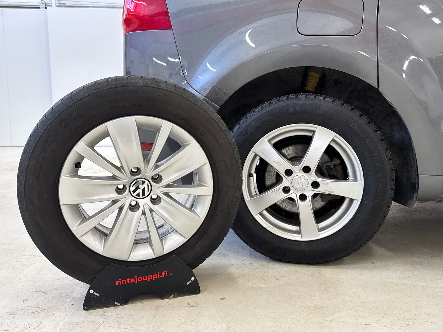 VOLKSWAGEN Sharan 2012