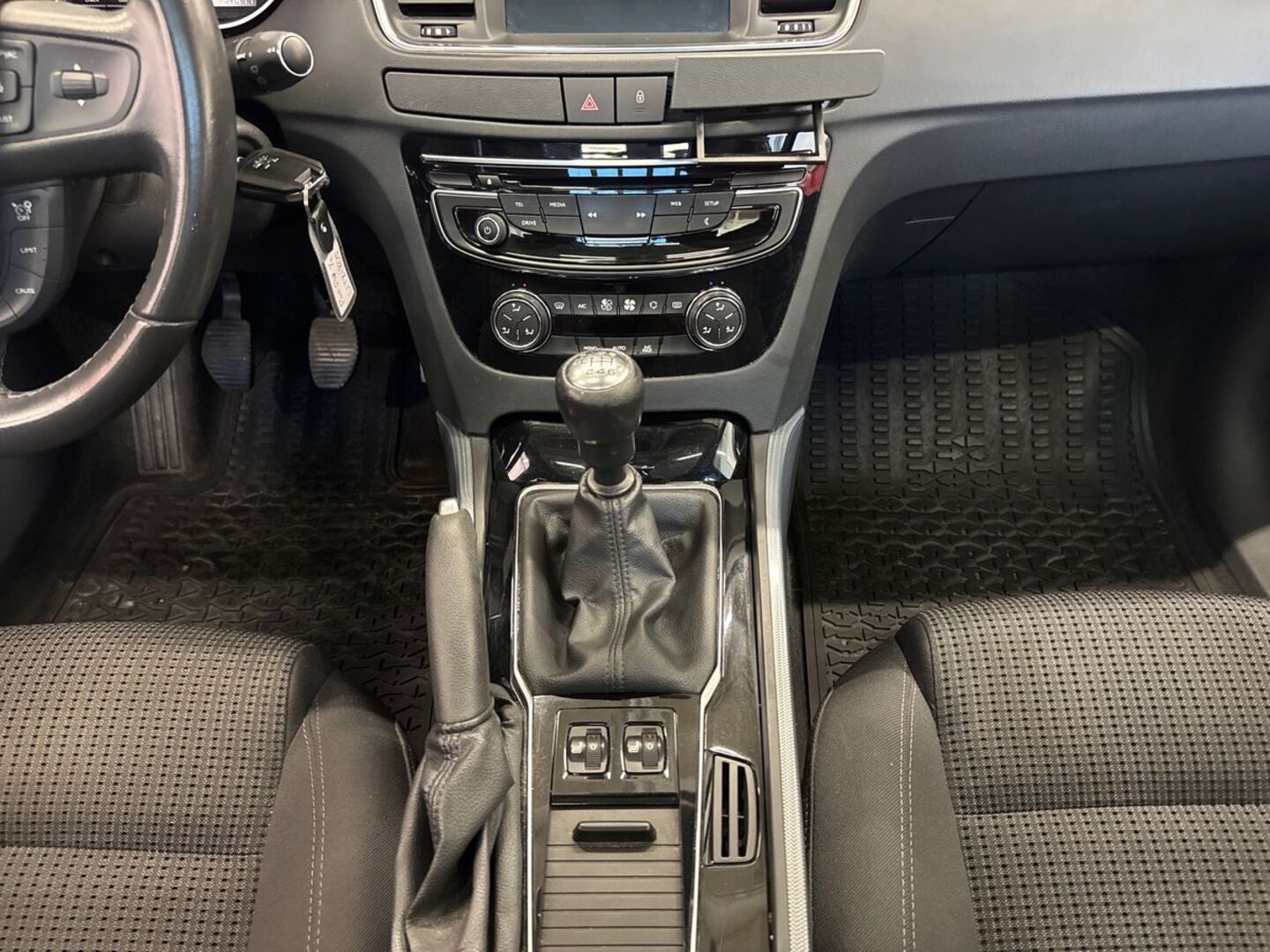 PEUGEOT 508 2015