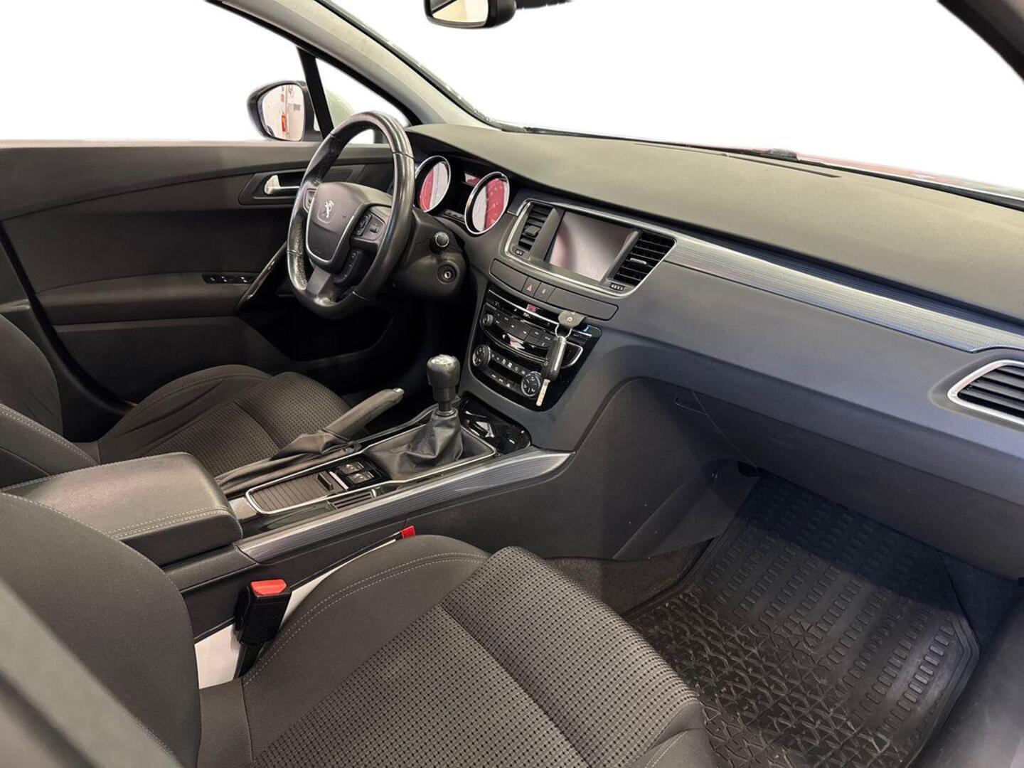 PEUGEOT 508 2015