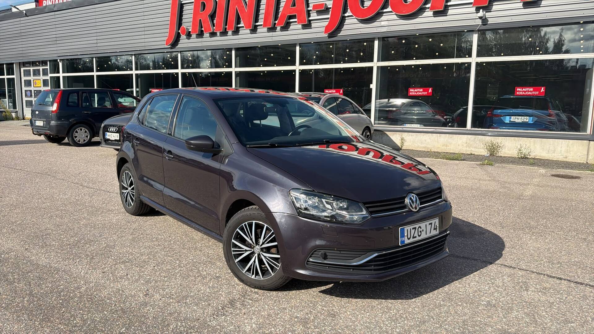 VOLKSWAGEN Polo 2016