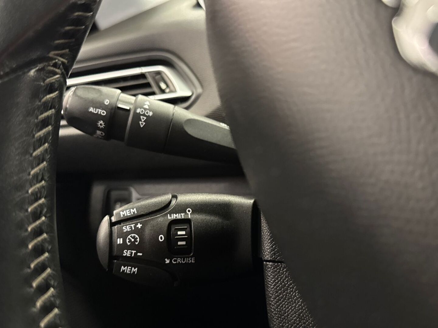 PEUGEOT 308 2017