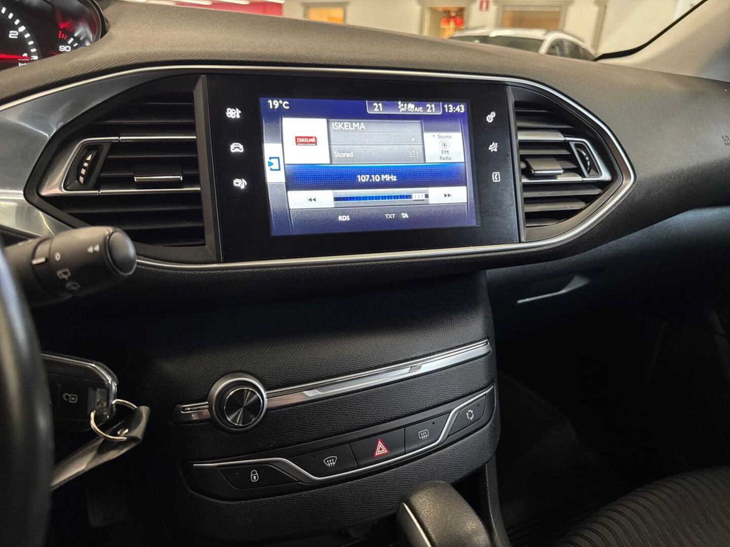 PEUGEOT 308 2017