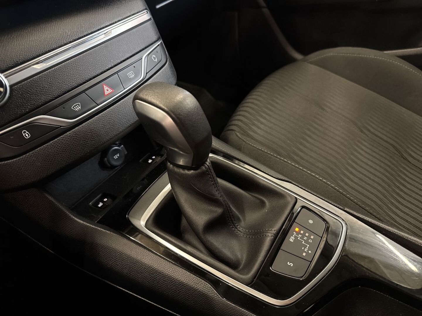 PEUGEOT 308 2017
