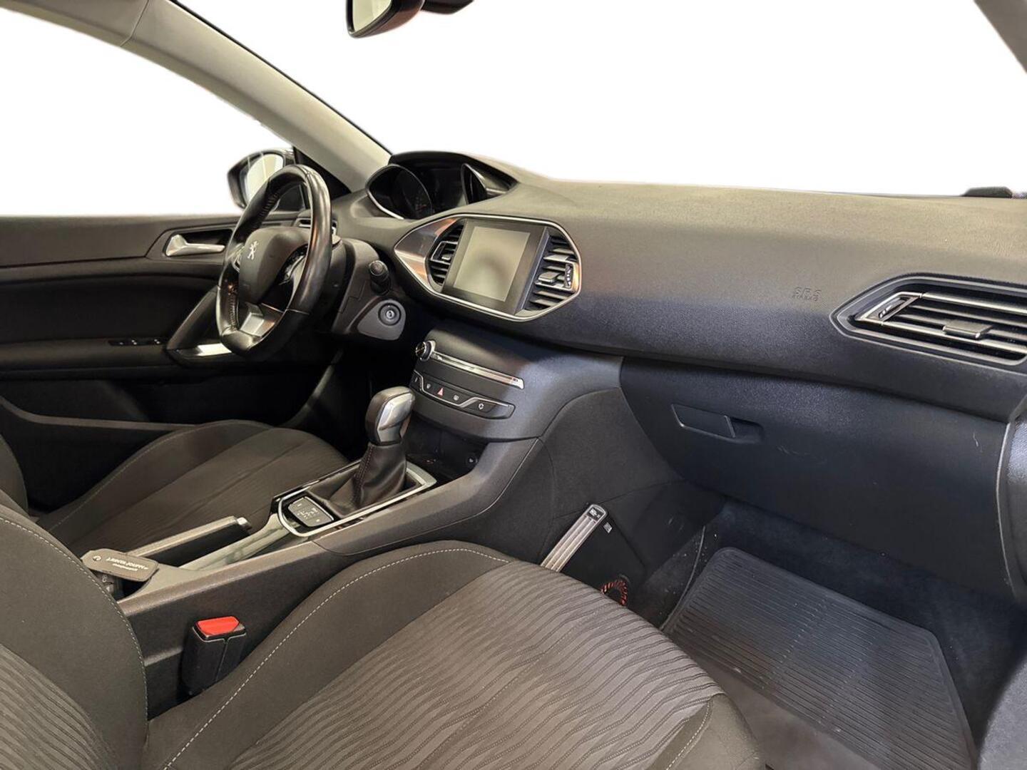 PEUGEOT 308 2017
