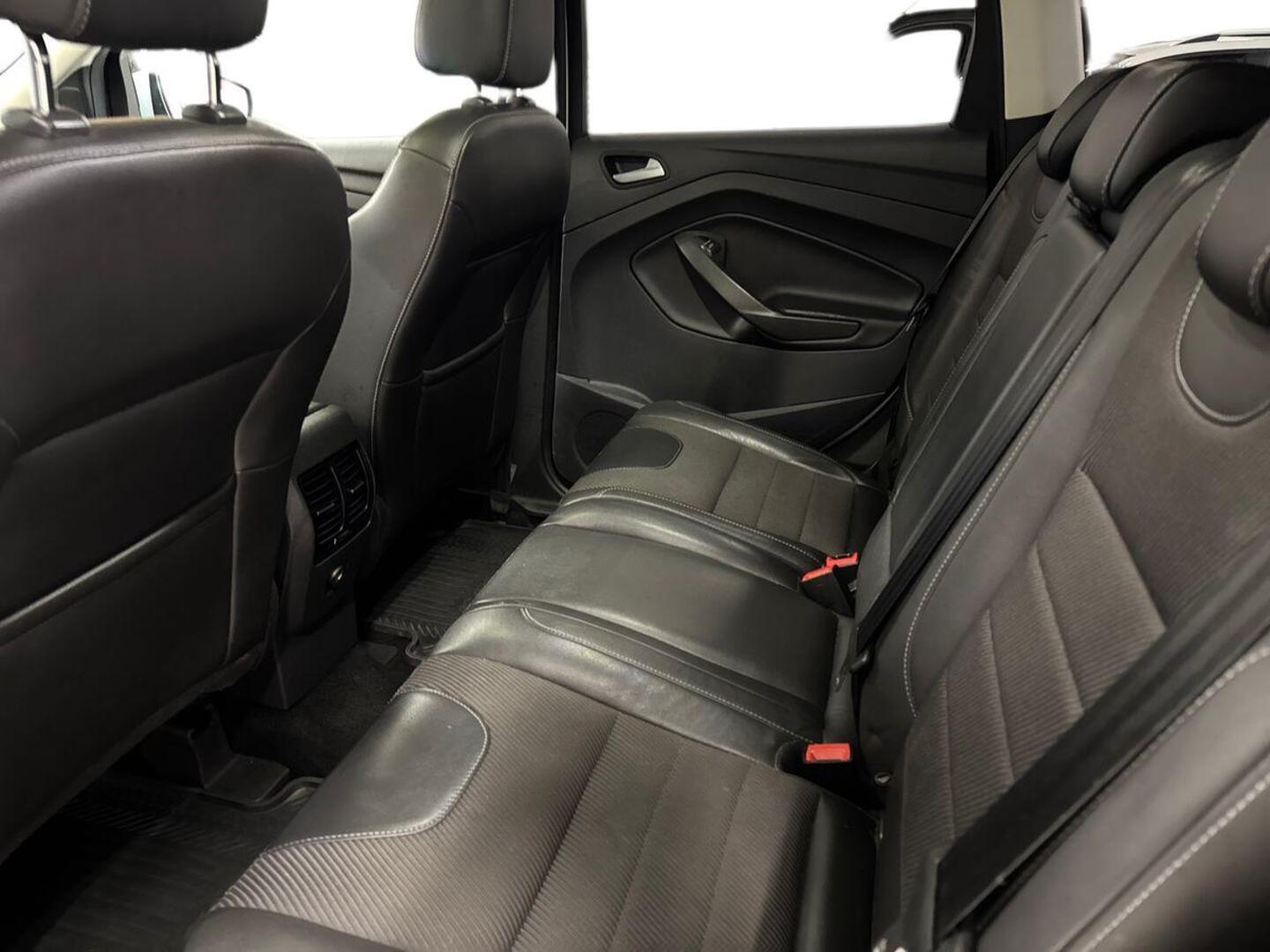FORD Kuga 10