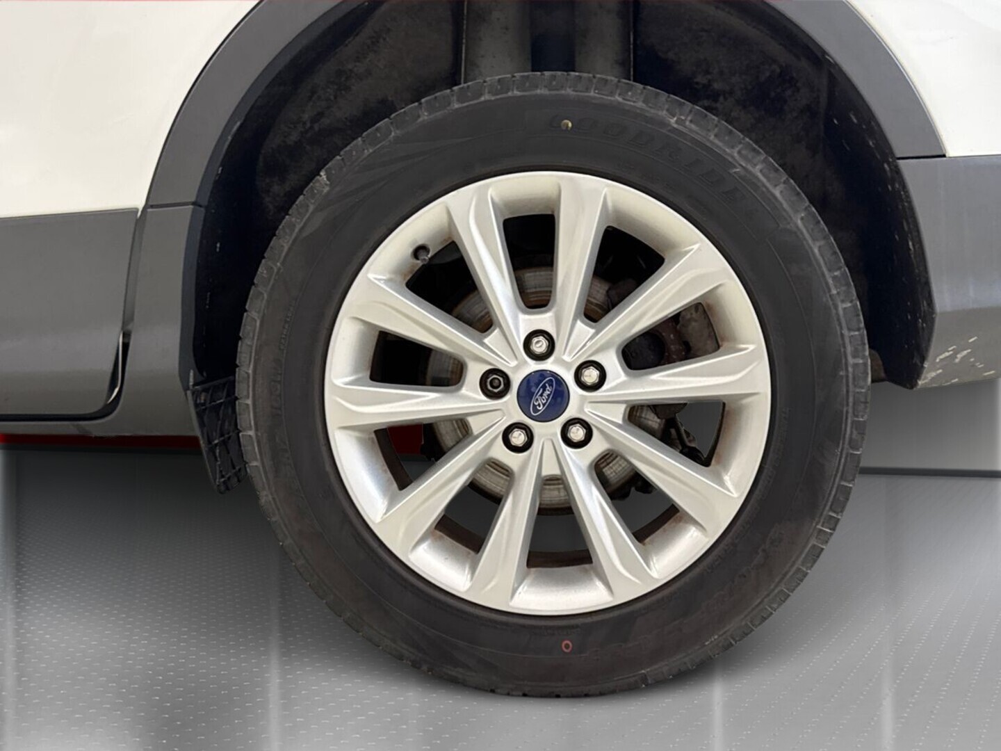 FORD Kuga 13