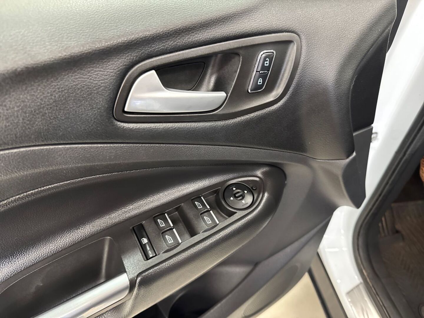 FORD Kuga 15