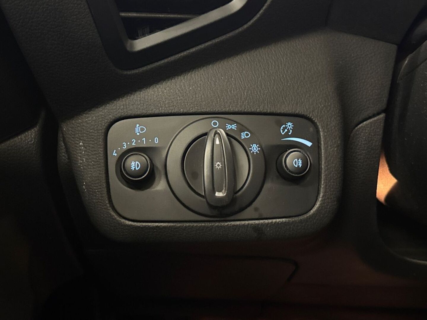 FORD Kuga 17