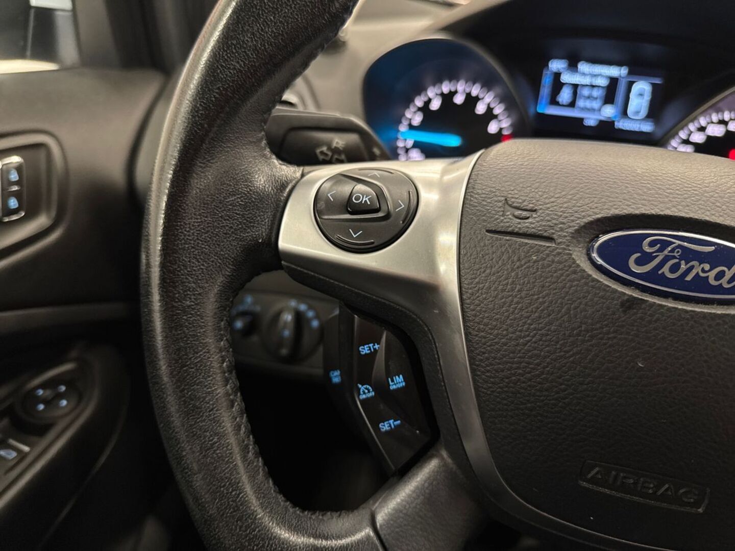 FORD Kuga 22