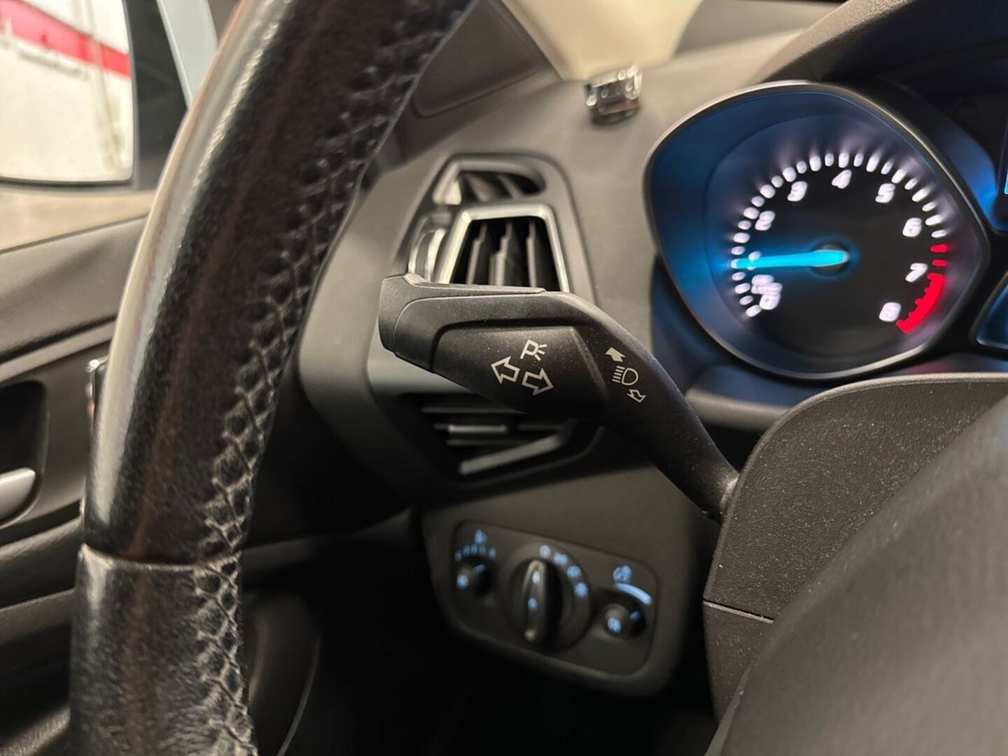 FORD Kuga 24
