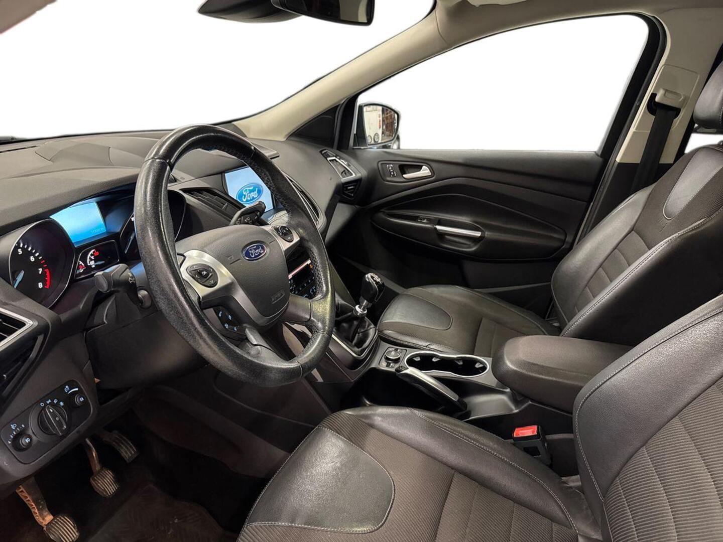 FORD Kuga 7
